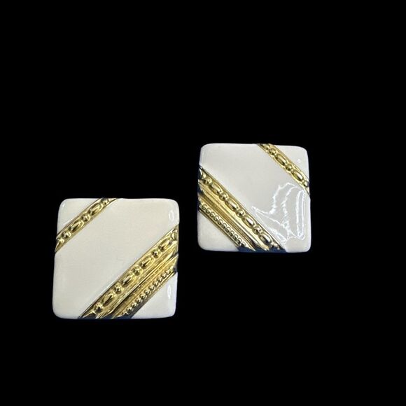 Vintage 80’s Givenchy Gold Tone Cream Beige Enamel Clip Earrings - Picture 8 of 11